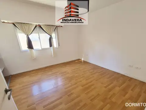 Hermoso 2 Ambientes Tipo PH con Terraza Propia con Parrilla y Balcón Al Frente – Caseros Centro