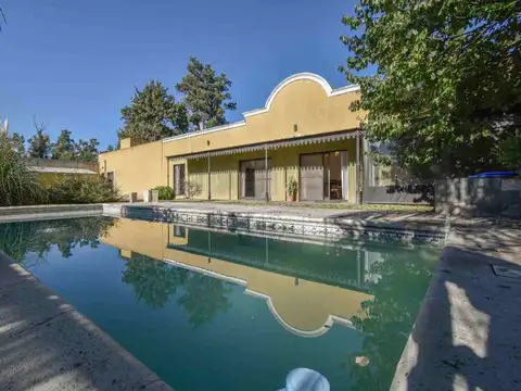 CASA QUINTA EN VENTA CAÑUELAS SOBRE RN 3 PILETA