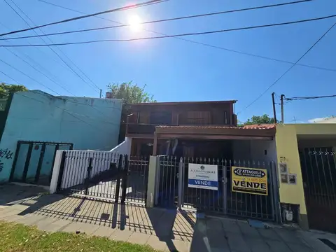 Depto Tipo Casa en Alquiler de 3 ambientes