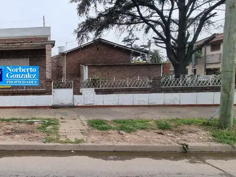 EN VENTA EN SAN MARTIN CASA DE 3 AMBIENTES SOBRE LOTE DE 20 X 12 MTS - FICHA 9296