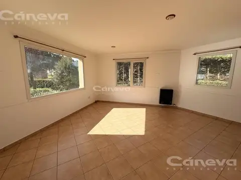 PH en alquiler con jardin y cochera 