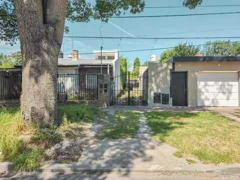 Casa de pasillo de 3 dormitorios con cochera y jardín, Fisherton