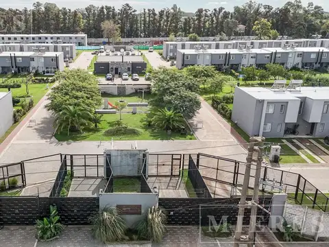 Casa en Venta en Garin, USD 158.000