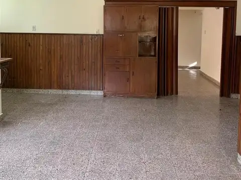 Casa 5 ambientes con 1 baño