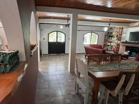 Casa en Venta con 3 cocheras