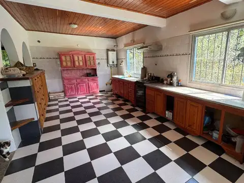 Casa 5 ambientes con 2 baños