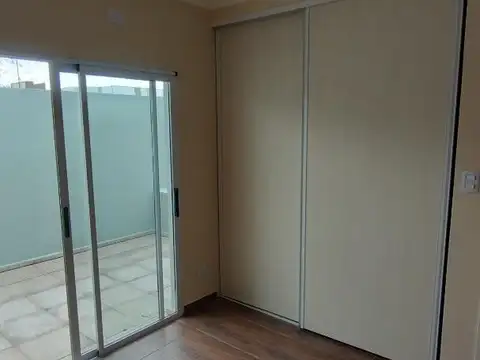 Depto Tipo Casa 4 ambientes con 2 baños