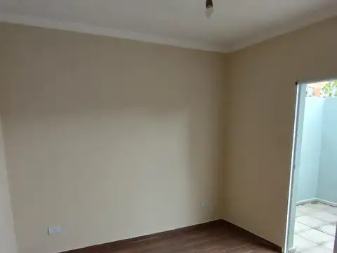 Depto Tipo Casa en Venta en Moron Norte, USD 99.900