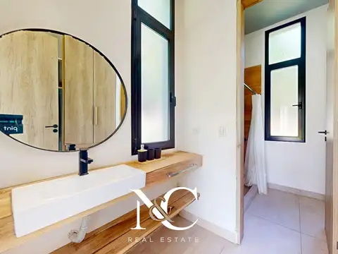 Casa 4 ambientes con 2 baños