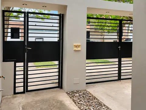 Depto Tipo Casa en Venta con 1 cocheras