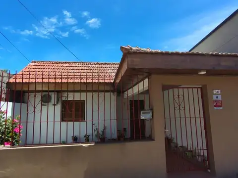 Casa de 2 dormitorios en hermosa zona de Ringuelet. 509 e/ 10 y 11