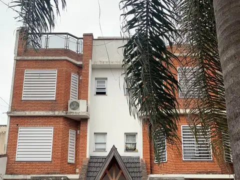 Departamento 2 amb al frente  con baulera y terraza propia