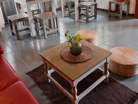 Casa 10 ambientes con 3 baños