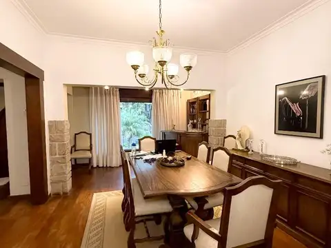 Casa en Venta con 3 cocheras