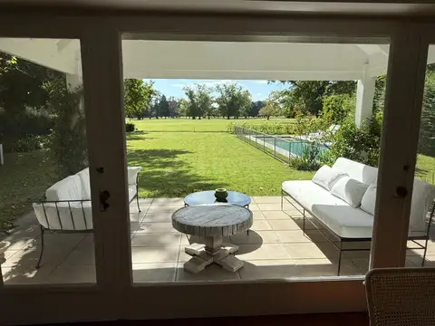 Casa en Alquiler de 4 dormitorios