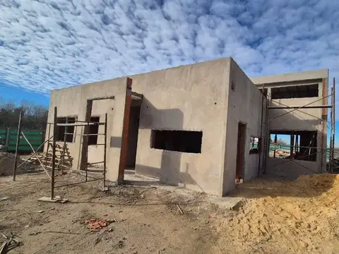 CASA 5 AMB. VENTA DE POZO, "PUERTOS" FINANCIA