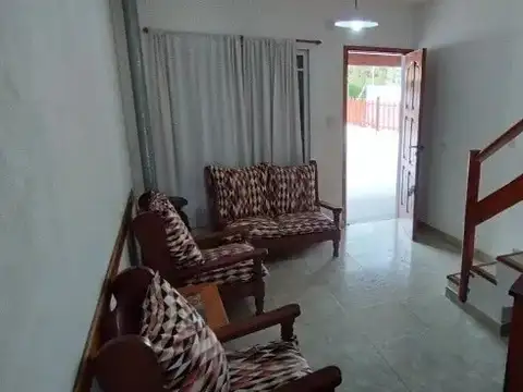 Casa 3 ambientes con 2 baños