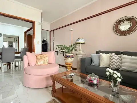 Departamento 3 ambientes con cochera en La Perla