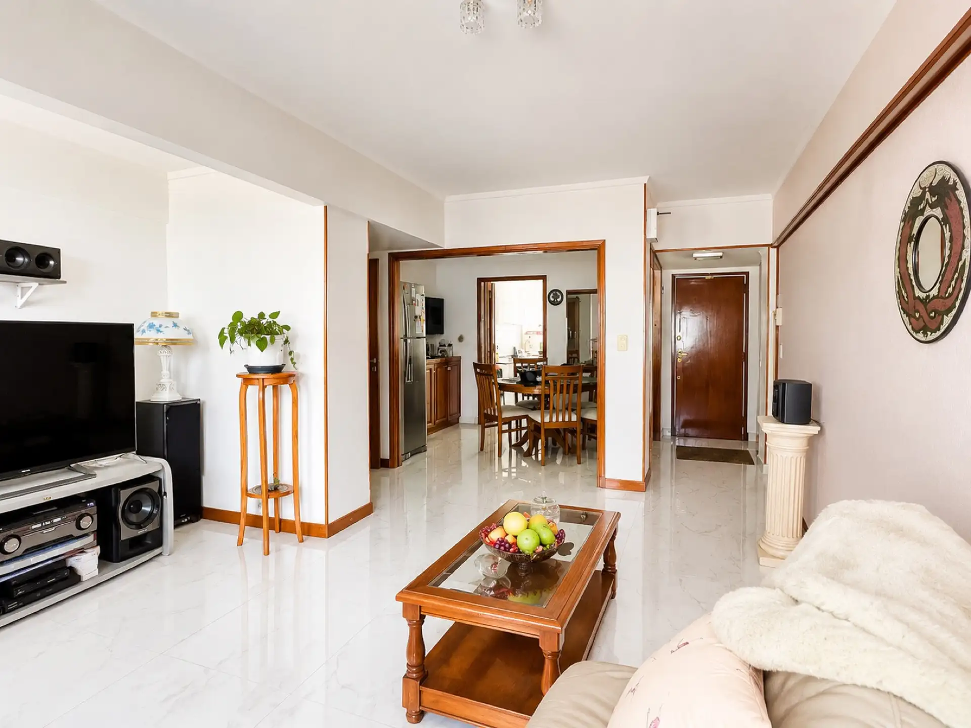 Depto 3 amb, 95m² con cochera y balcón — La Perla