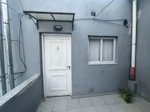 Depto Tipo Casa en Alquiler en Lanus Oeste, $ 580.000