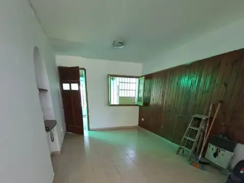 Casa 5 ambientes con 1 baño