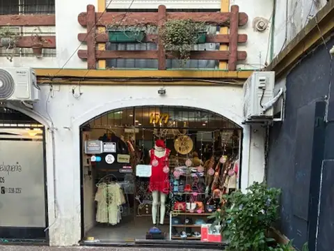 Venta de Local en Centro Comercial de Olivos