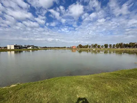 LOTE EN VENTA A LA LAGUNA EN FINCAS DE SAN VICENTE