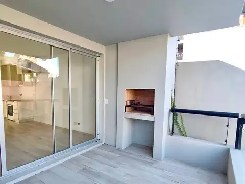 VENTA DEPARTAMENTO DOS AMBIENTES BALCON-PARRILLA-PATIO EN PARQUE CHAS-COCHERA FIJA OPCIONAL