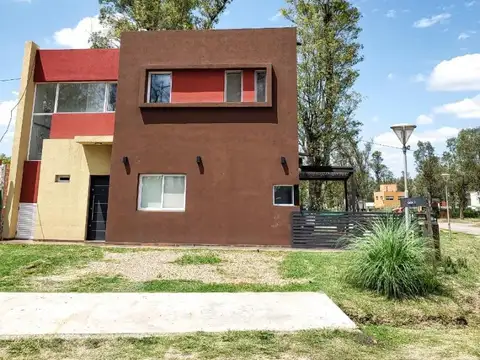 Casa en Venta en Alvarez Del Bosque, USD 174.000