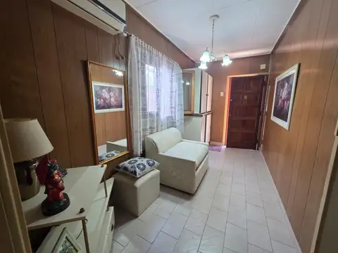 Casa 2 ambientes con 1 baño