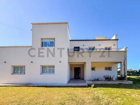 Casa en venta en el barrio "El Capricho", Las Banderitas.