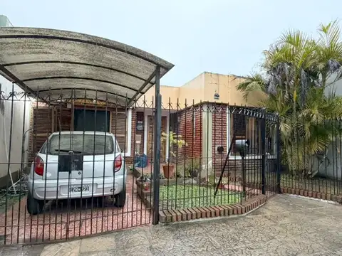 CASA AMERICANA DE 3 AMBIENTES, DESARROLLADA ÍNTEGRAMENTE EN PLANTA BAJA !!! APTO CREDITO !!!