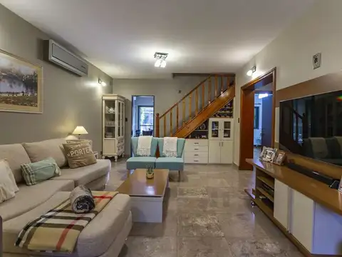 CHALET en venta excelente ubicación. Lomas centro