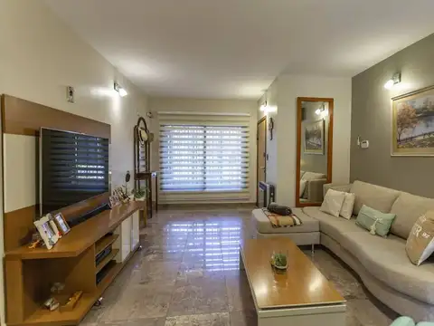 Monseñor Juan Chimento 100