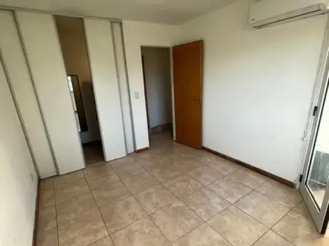 Casa en Alquiler con 1 cochera