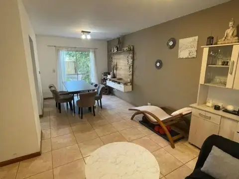 Duplex en venta de 3 ambientes en el centro de Canning