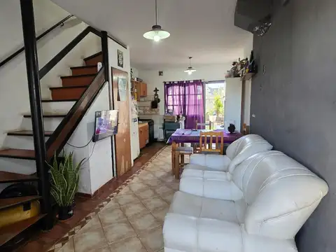 Depto Tipo Casa en Venta de 3 ambientes