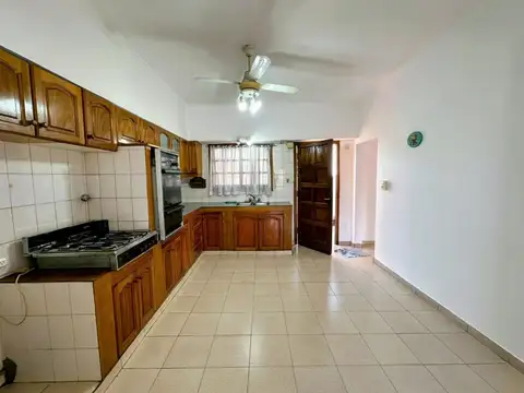 ALQUILER CASA 3 AMB P. ALTA GARAJE Y PATIO QUILMES