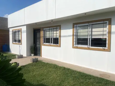 Casa 3 ambientes con 1 baño