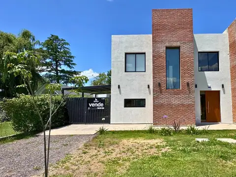 Casa en Funes