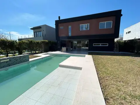 VENTA CASA A ESTRENAR  7 AMBIENTES C/ PISCINA - BARRIO LAS TIPAS , NORDELTA TIGRE