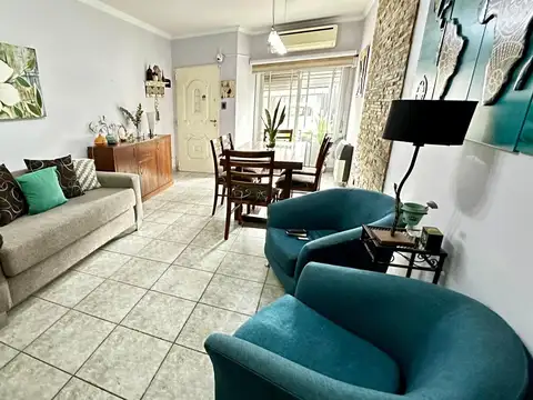 TRIPLEX CASEROS CASA 4 AMBIENTES QUINCHO 2 COCHERAS PATIO APTO CREDITO