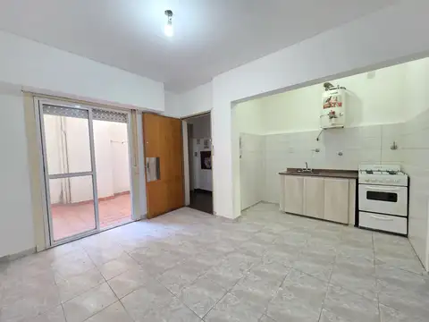 Lafuente 100, Piso 1