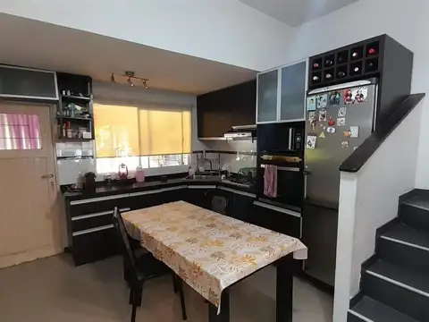Casa 4 ambientes con 3 baños