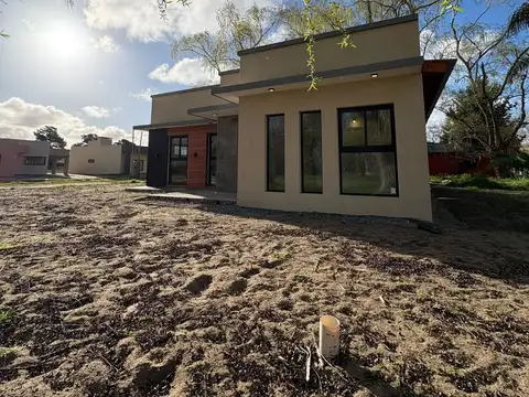 Casa 3 ambientes con 2 baños