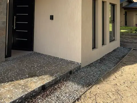 Casa en Venta con 3 cocheras