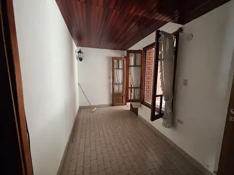Depto Tipo Casa en Venta en Los Hornos, USD 60.000