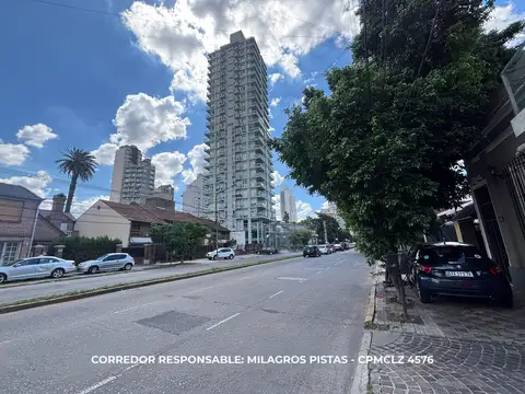Almirante Brown 2600, Piso 1