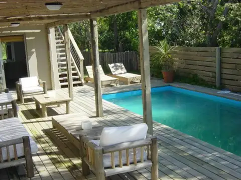 Casa 5 ambientes con 6 baños