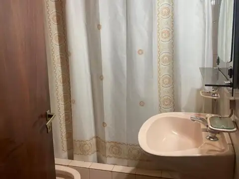 Depto Tipo Casa en Venta 70 años
